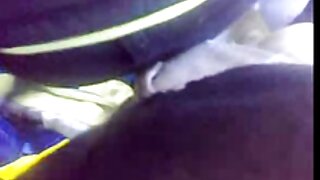 Prsata crnka kurva dobila je svoju vruću rupu za gumbe teško ulaštena u raznim xxx porno slike položajima